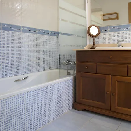 Villa Playa De Barro Con Jardin - *