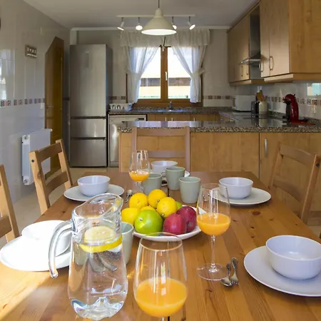 Villa Playa De Barro Con Jardin -