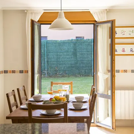 Villa Playa De Barro Con Jardin -